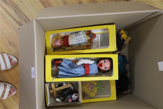 Eight Pelham puppets boxed and two other unboxed (10)